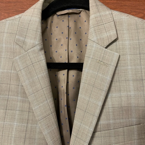 Ryan Seacrest Distinction jacket - Picture 2 of 6